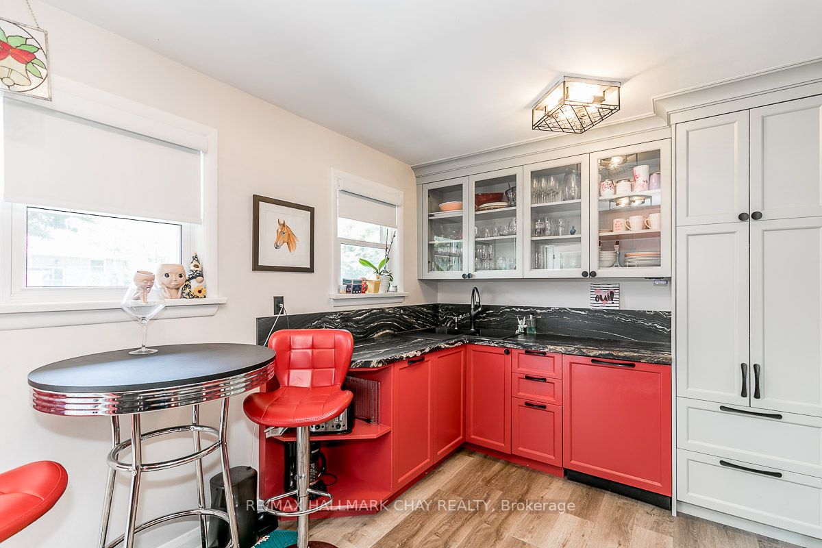 6 Jonathan Crt