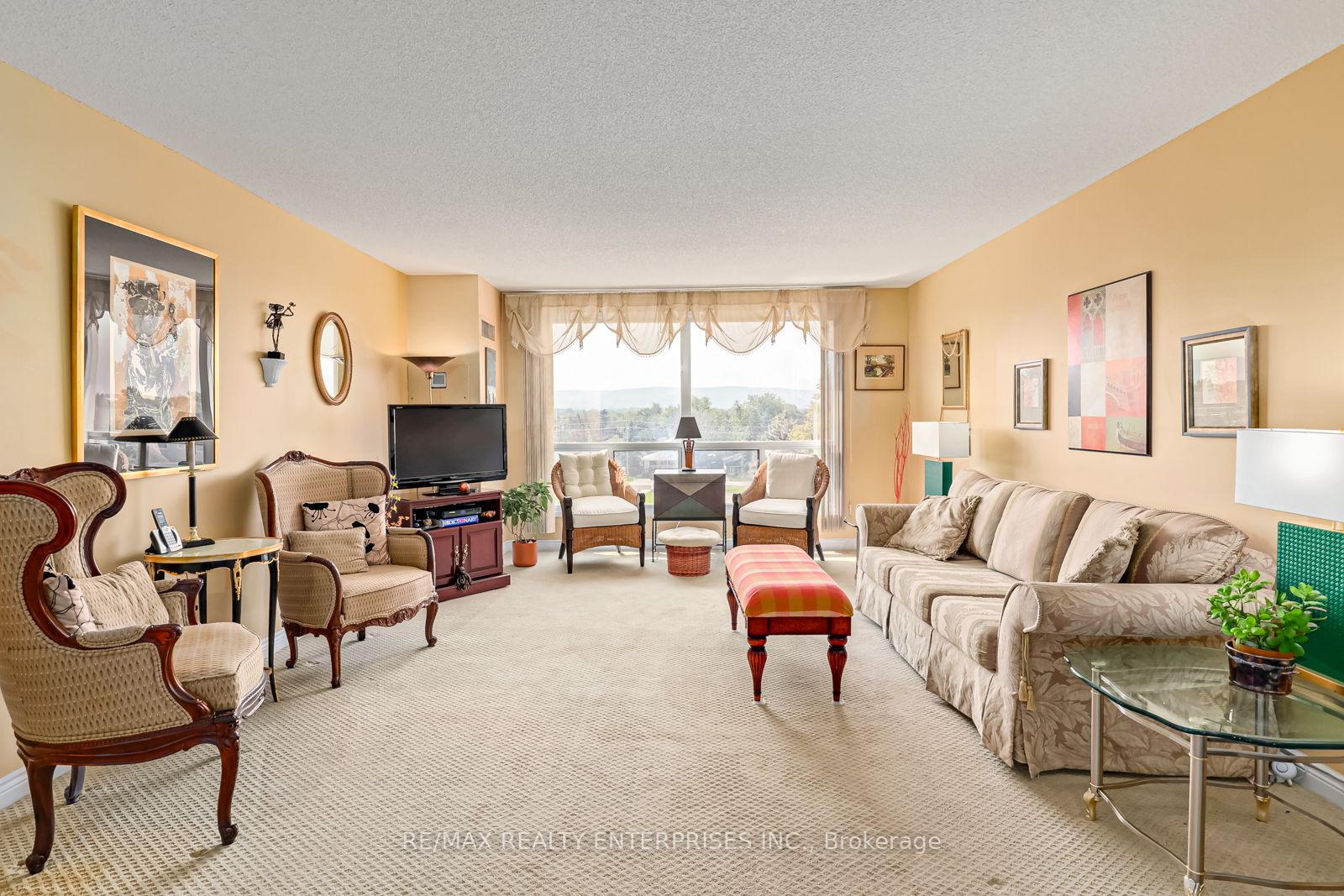 172 Eighth St, #605
