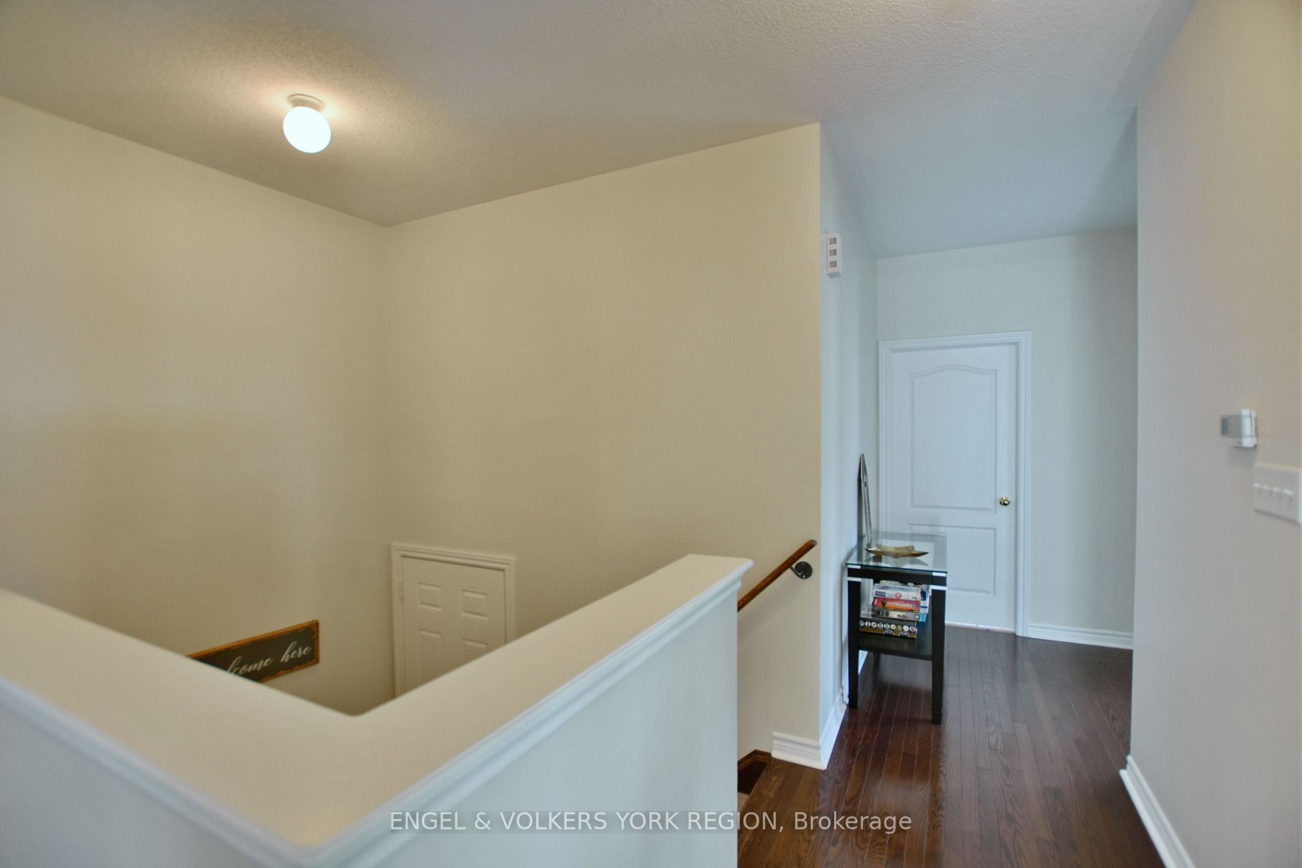 15 White Sands Way
