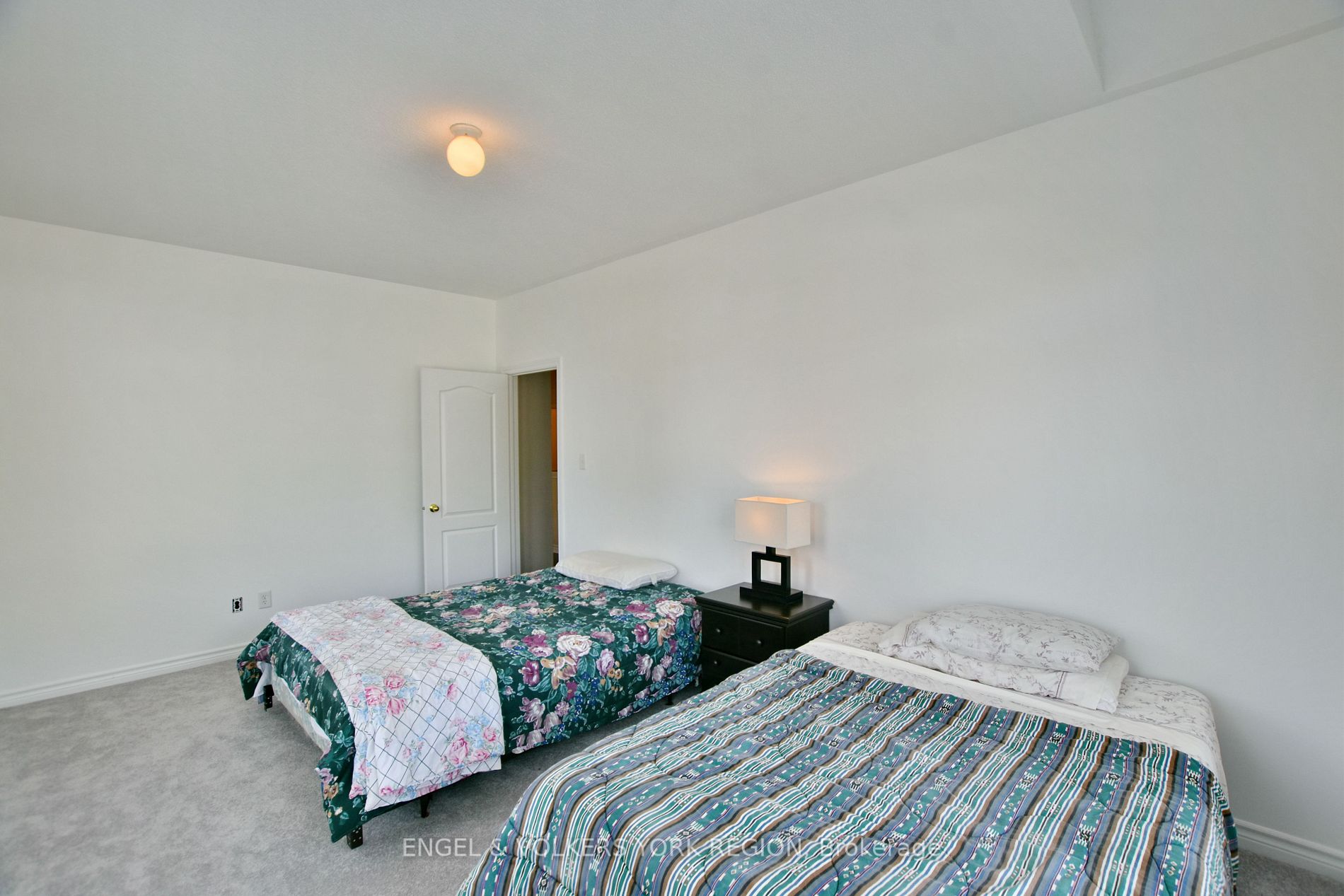 15 White Sands Way
