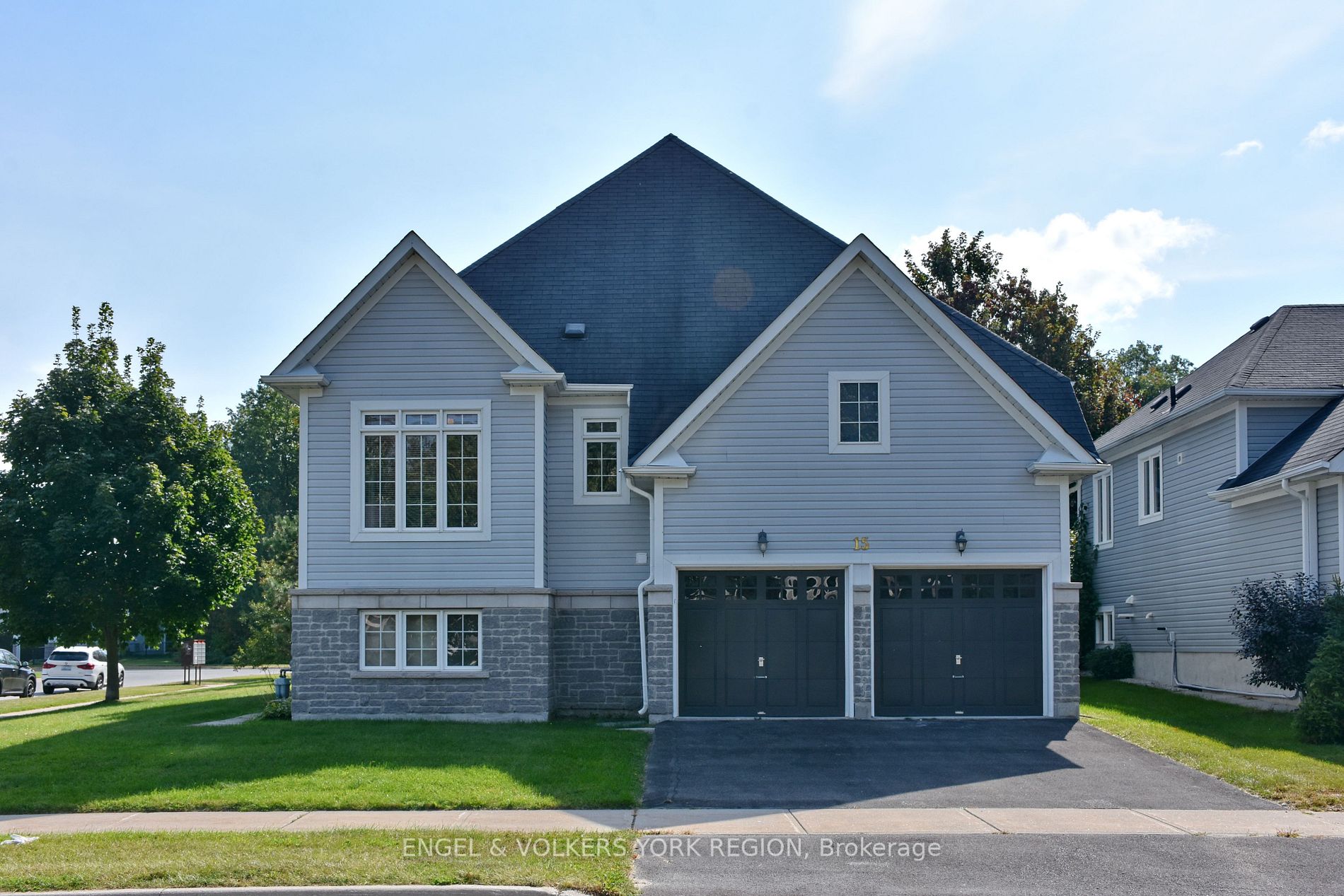 15 White Sands Way