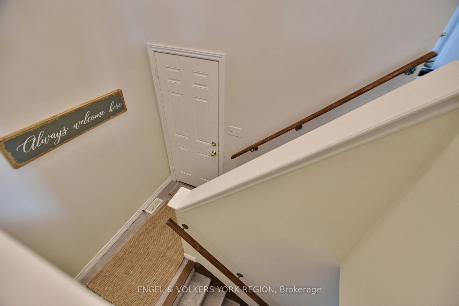 15 White Sands Way