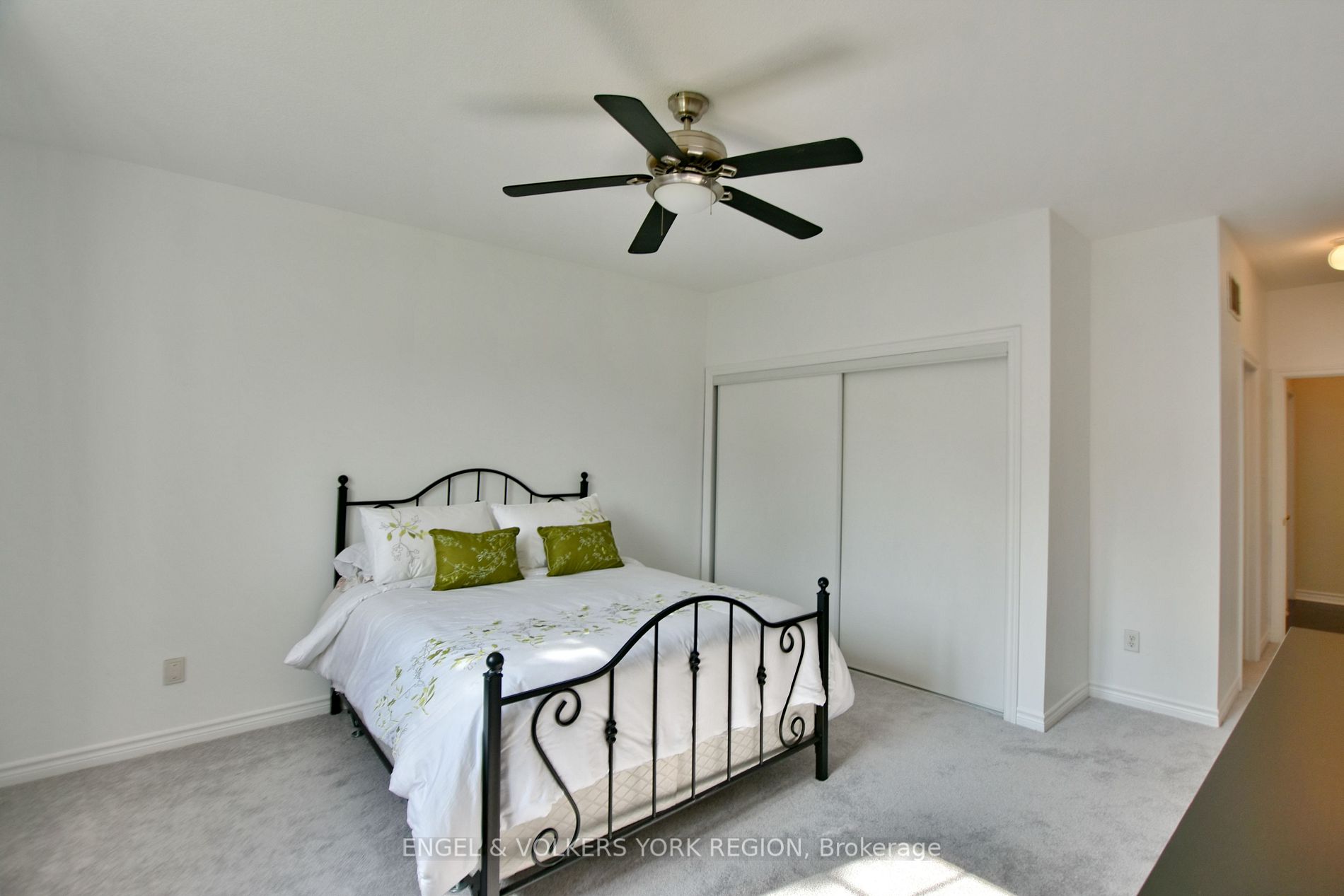 15 White Sands Way