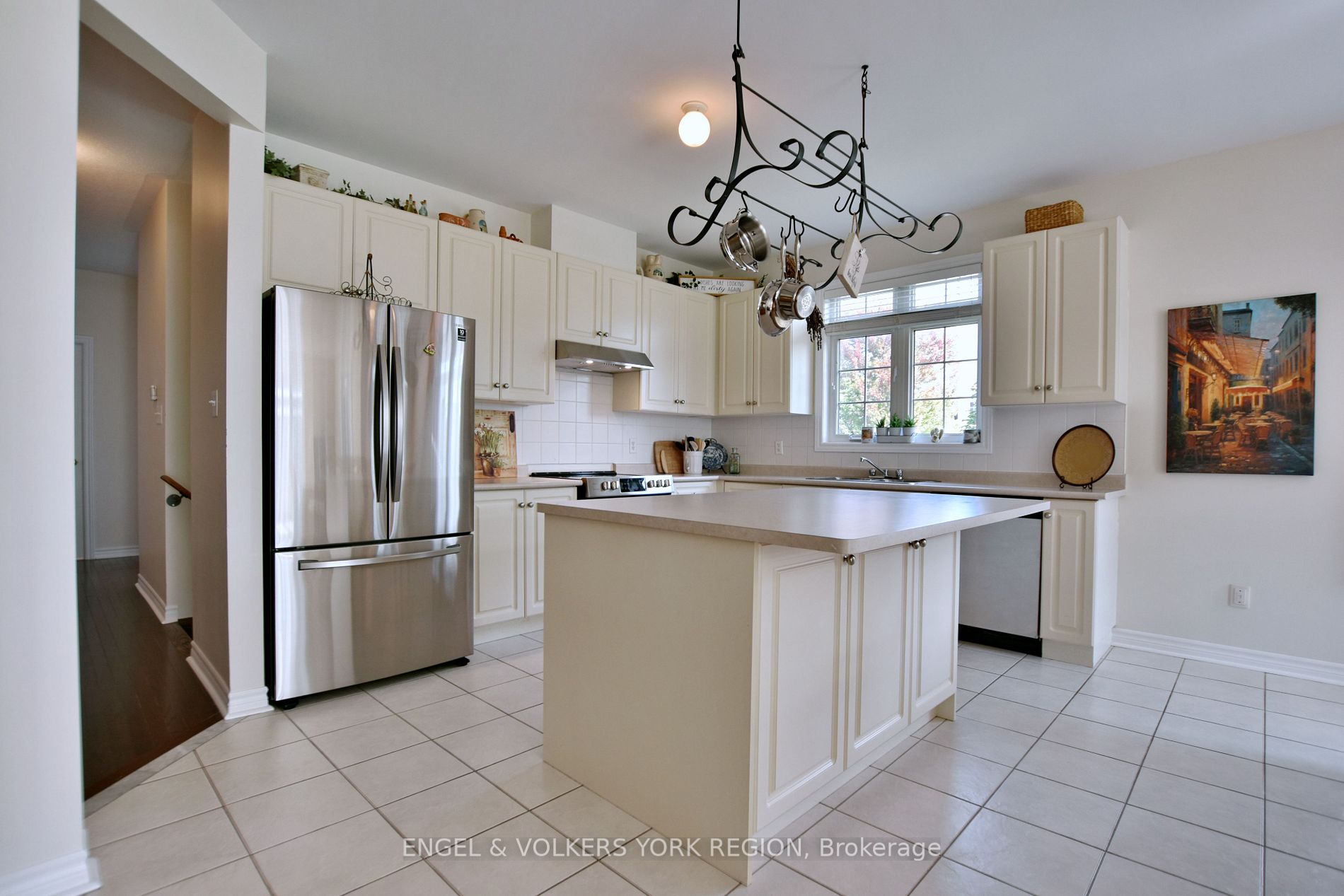 15 White Sands Way