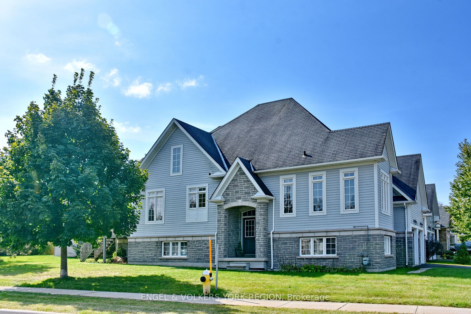 15 White Sands Way