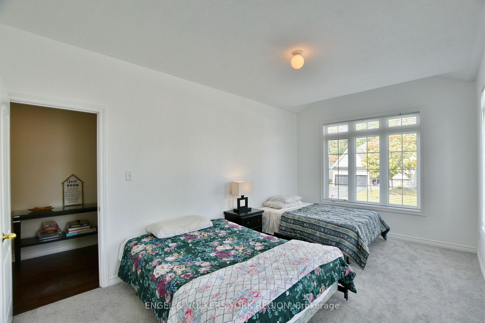 15 White Sands Way