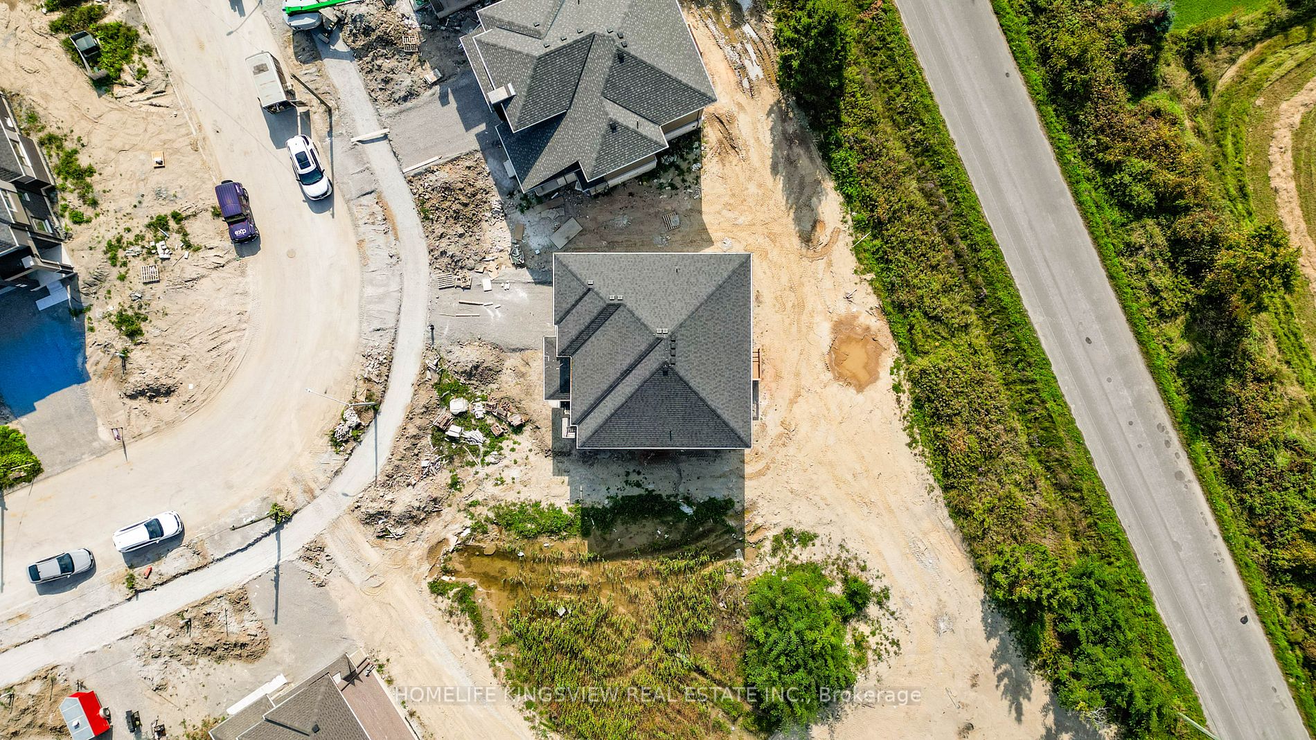 3765 Sunbank Cres