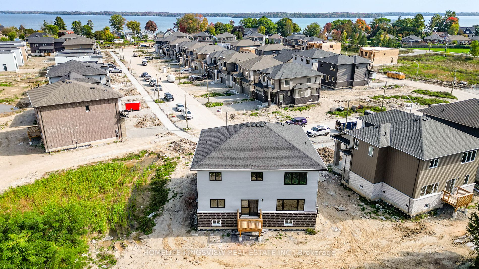 3765 Sunbank Cres