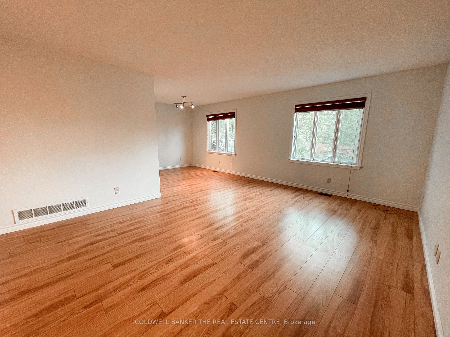 3 Elizabeth St, #Upper