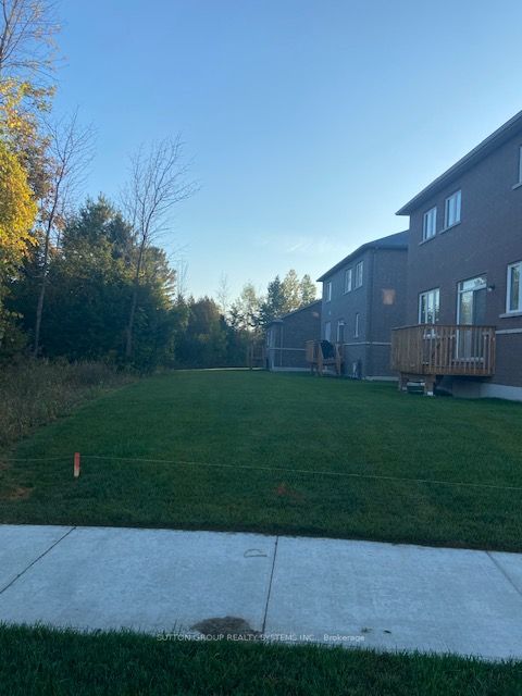 57 Emerald St