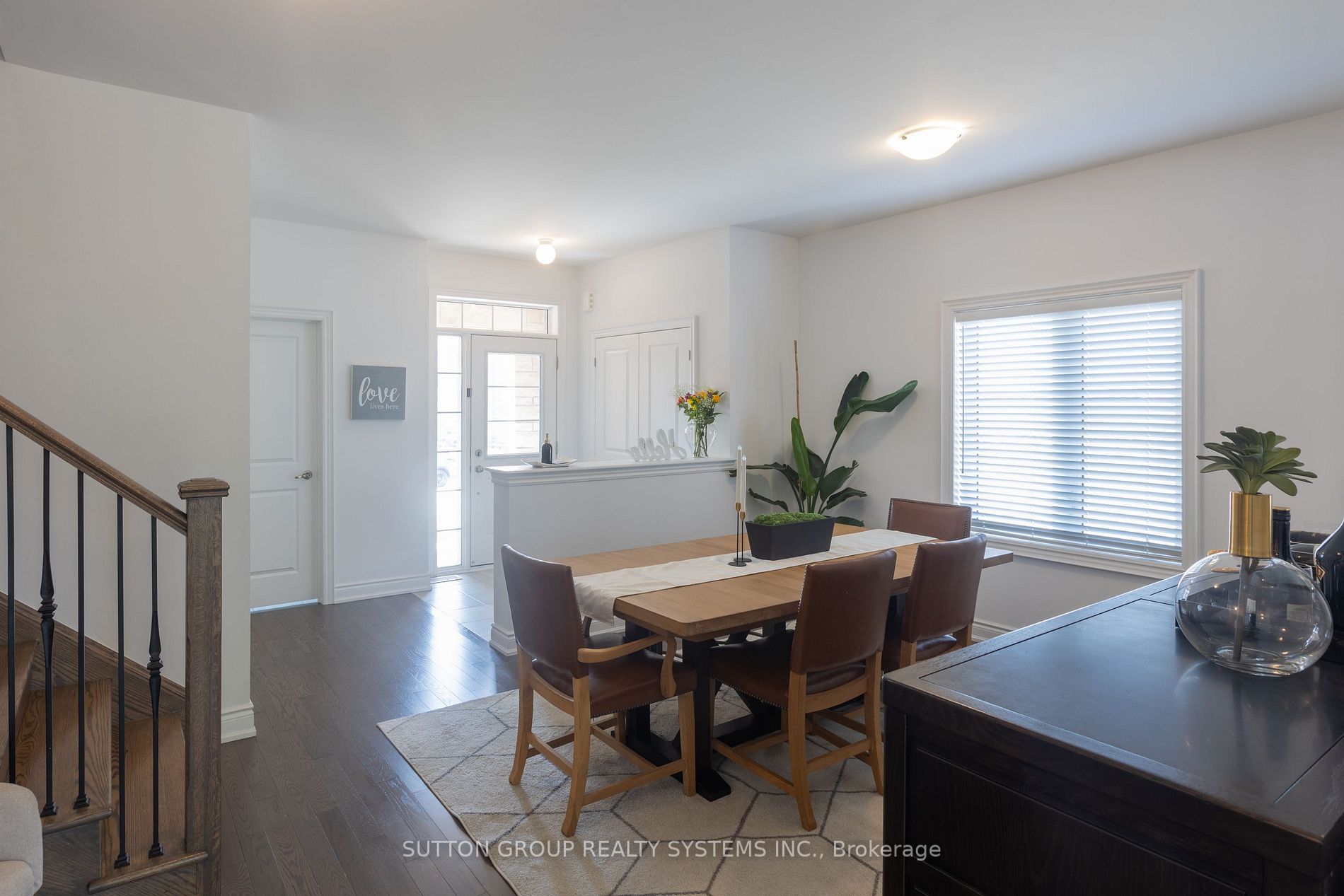 57 Emerald St