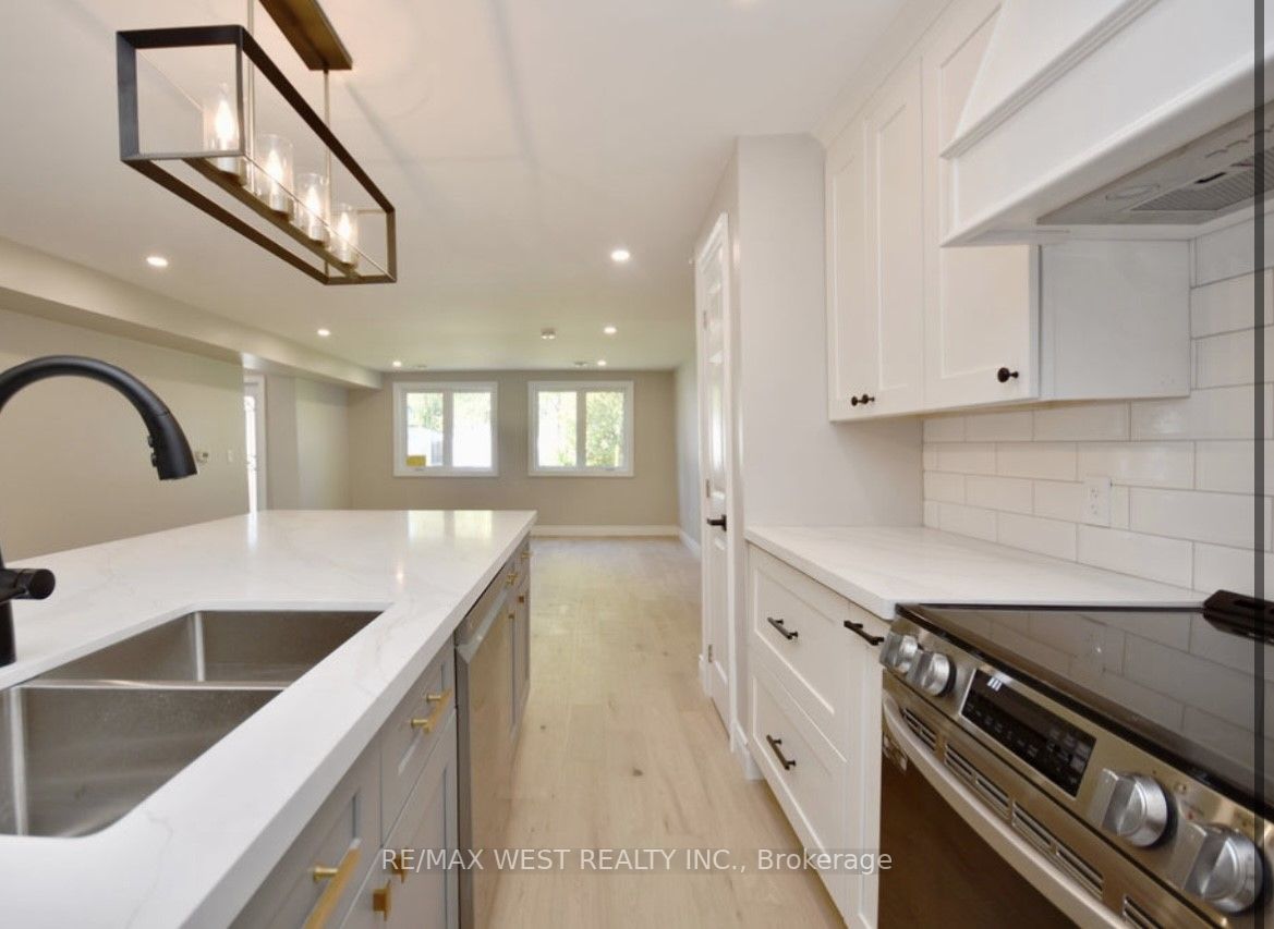 159 Cedar Island Rd