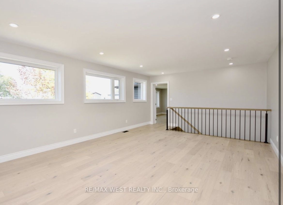 159 Cedar Island Rd