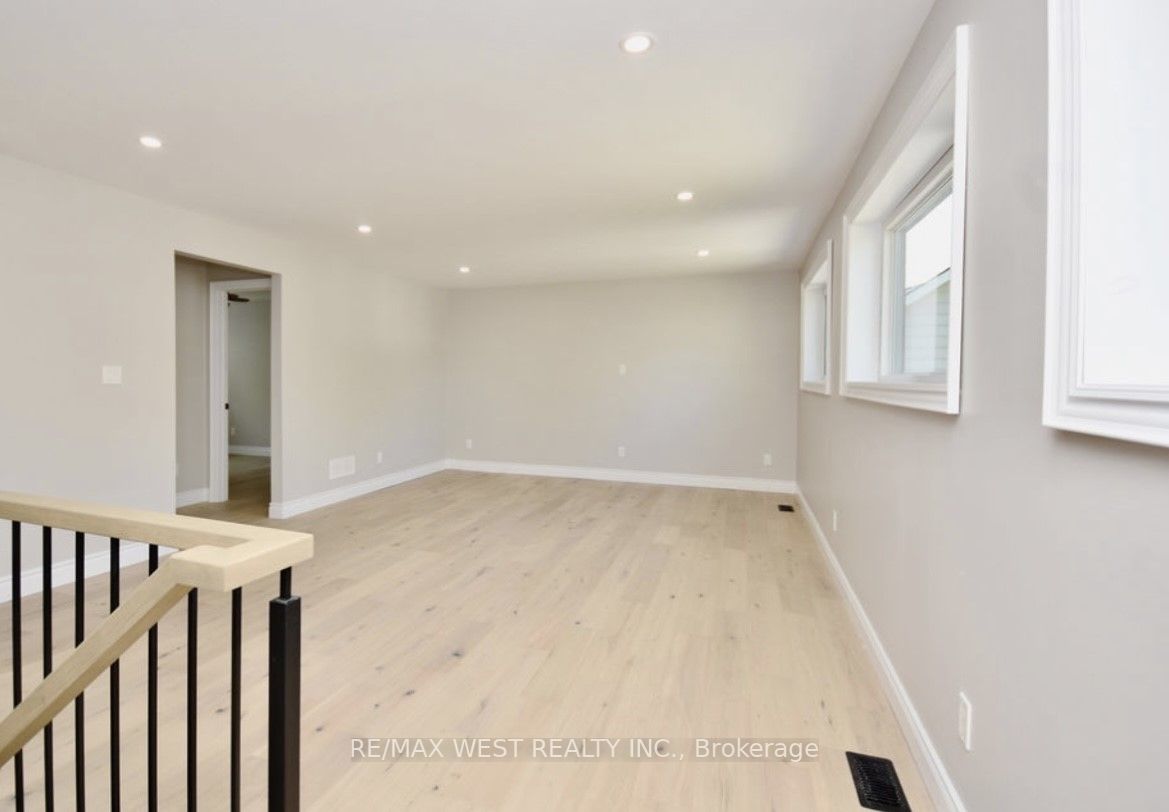 159 Cedar Island Rd