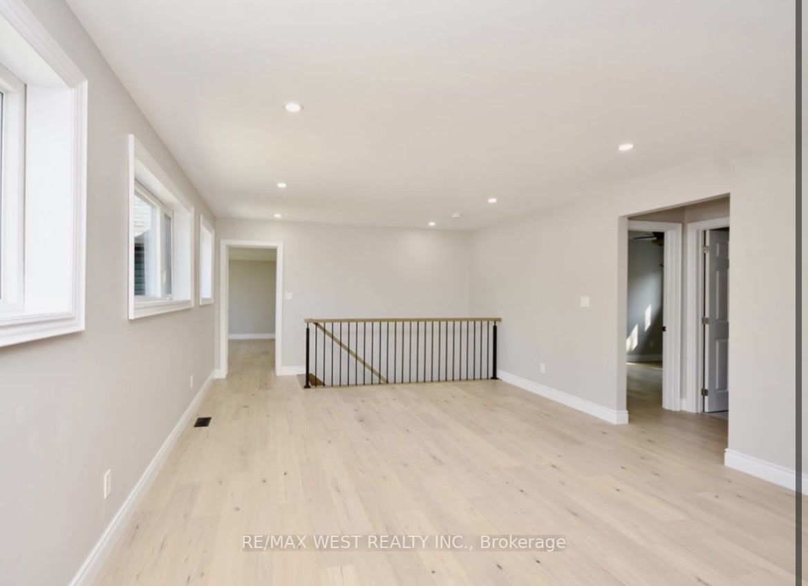 159 Cedar Island Rd