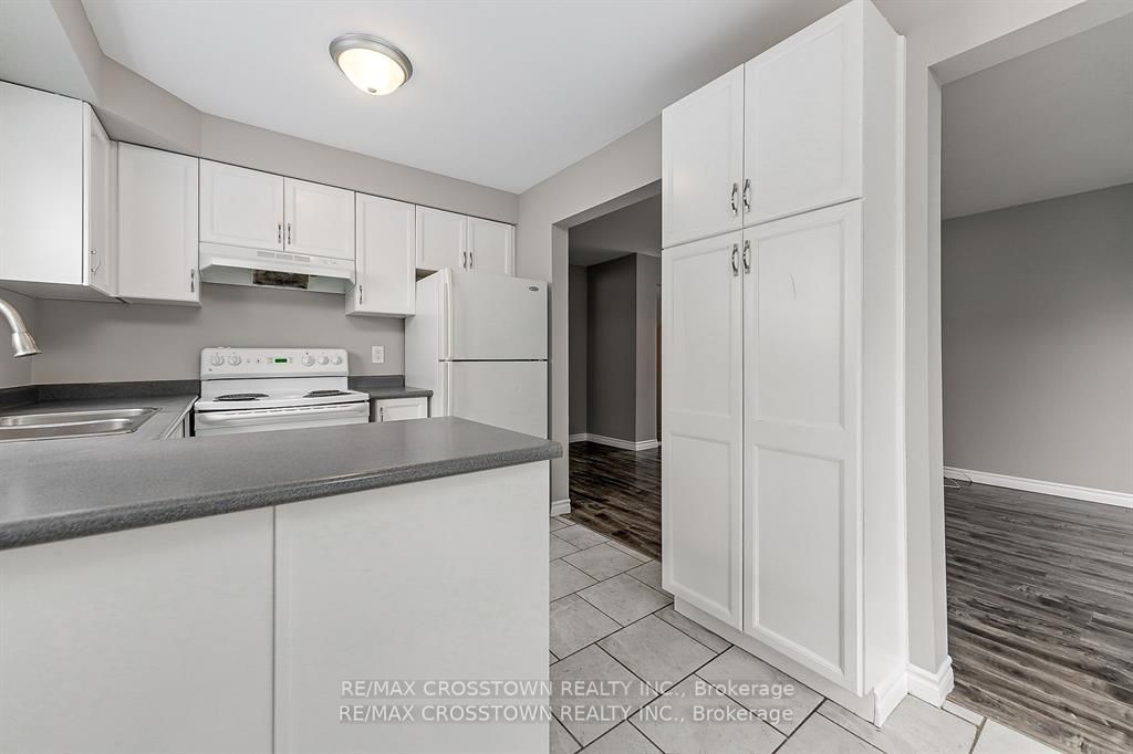 72 Downing Cres