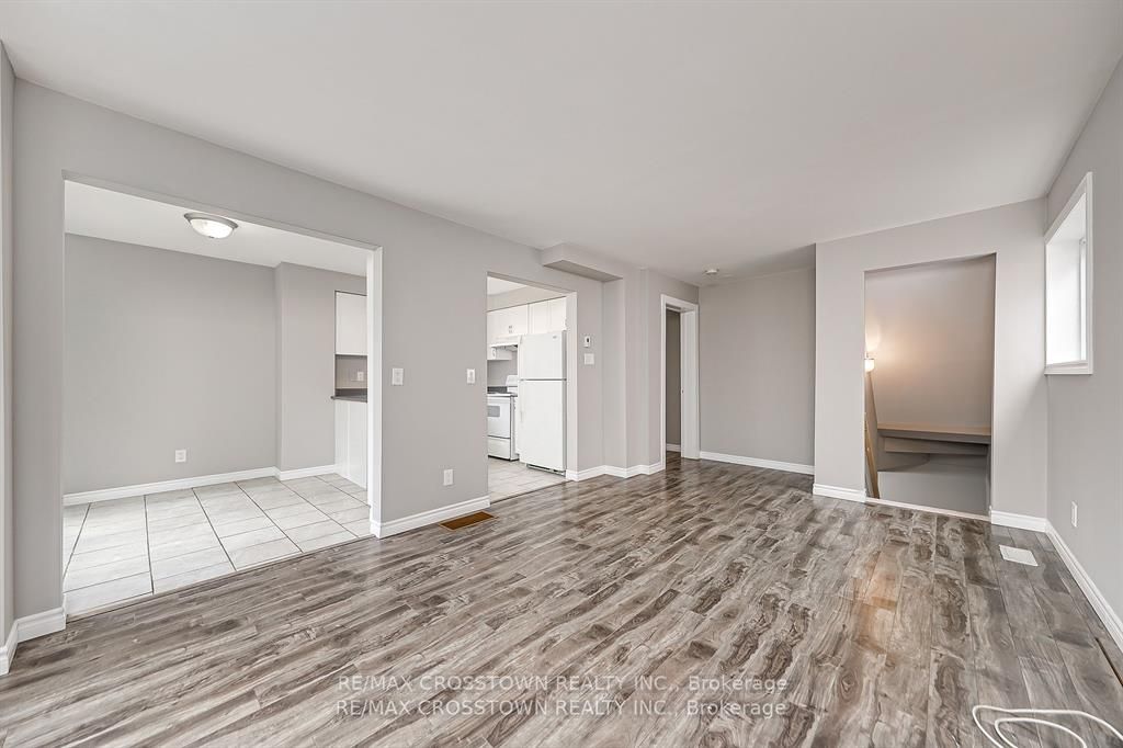72 Downing Cres