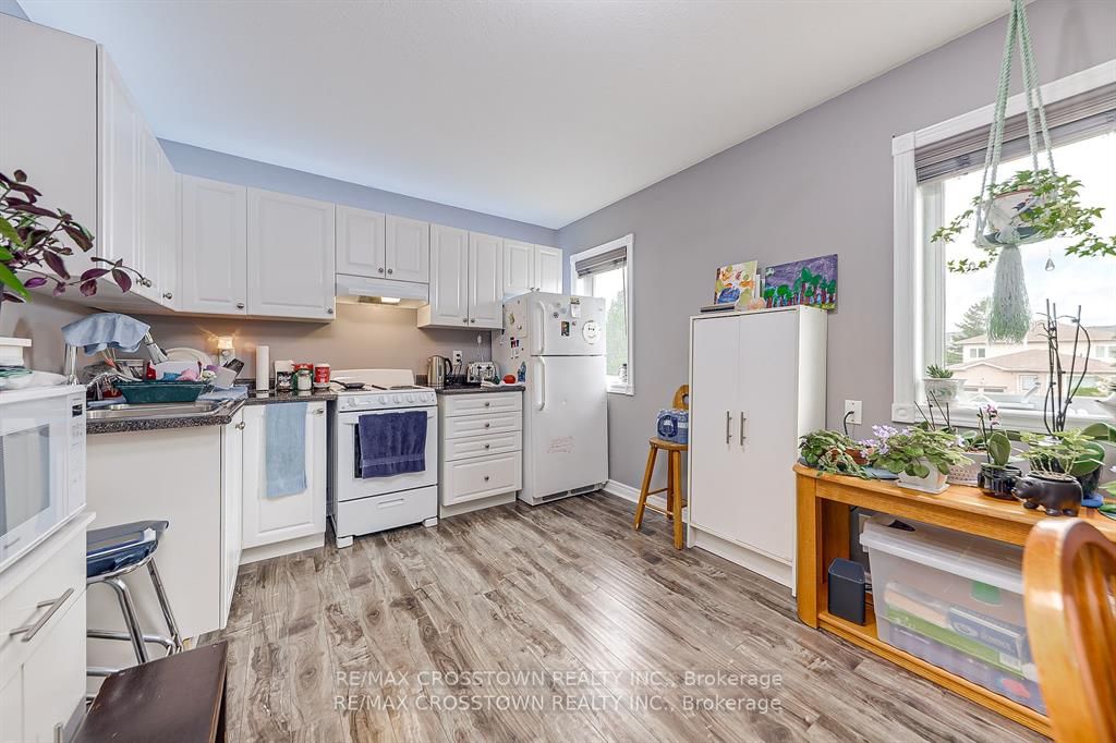 72 Downing Cres