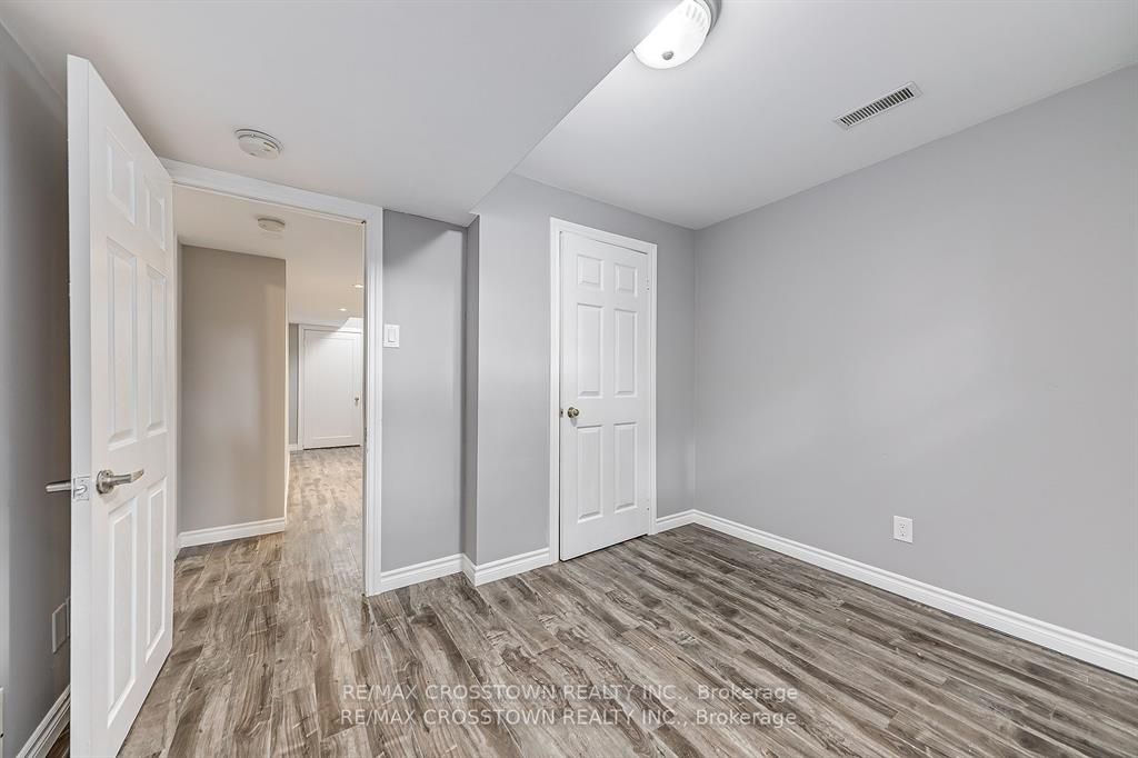 72 Downing Cres