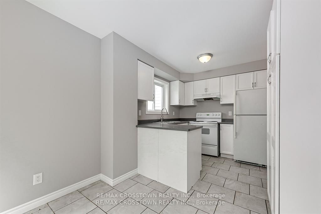72 Downing Cres