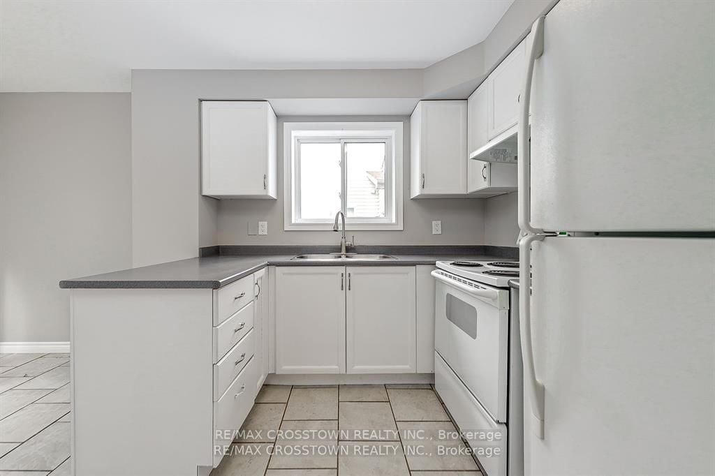 72 Downing Cres