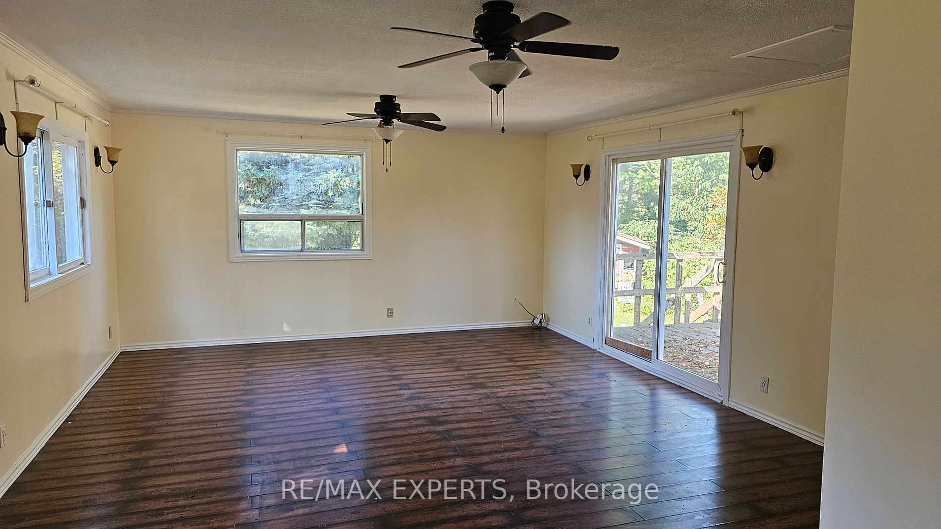 2336 Highway 11 St S, #Main
