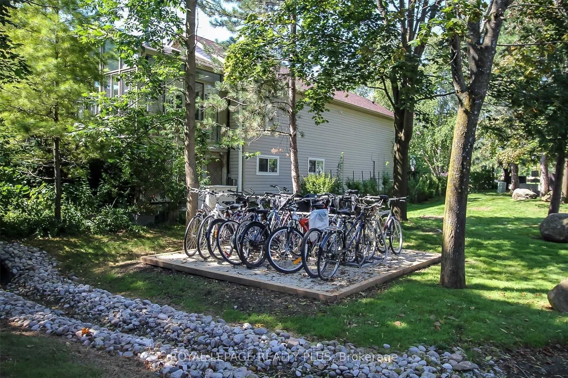 44 Trott Blvd, #6