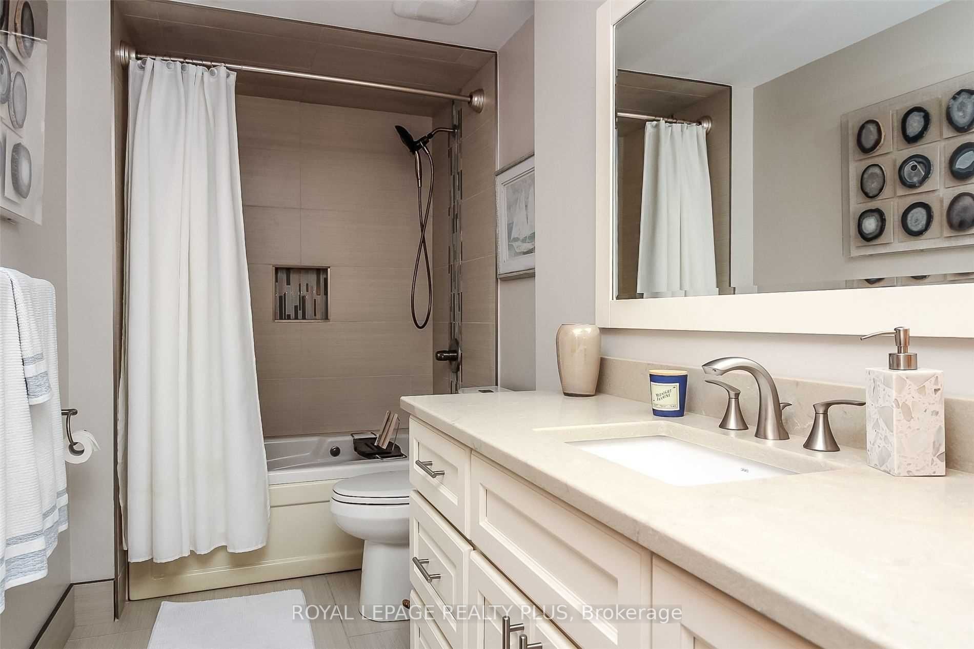 44 Trott Blvd, #6