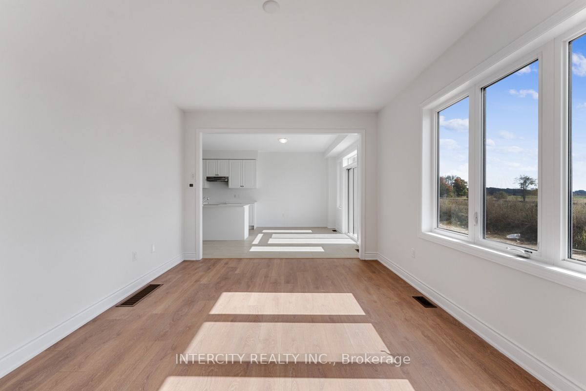 75 Season Cres S