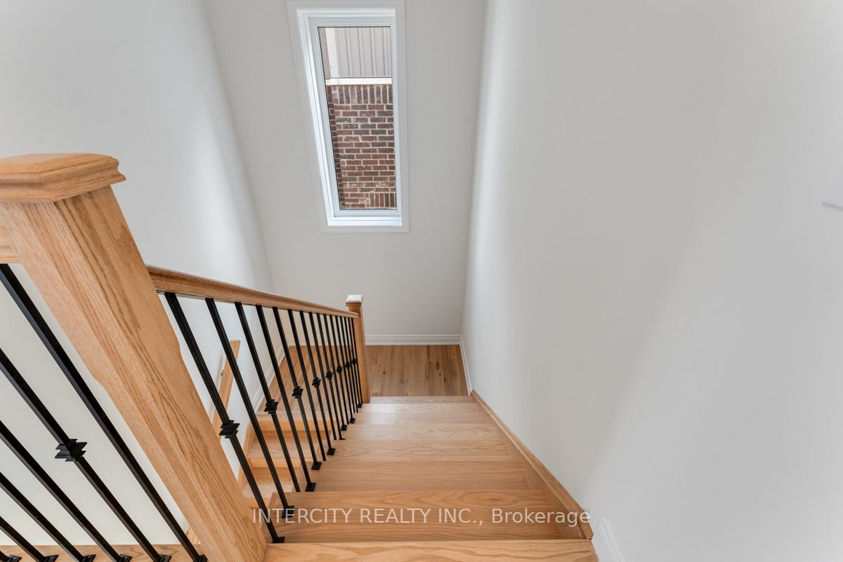 75 Season Cres S