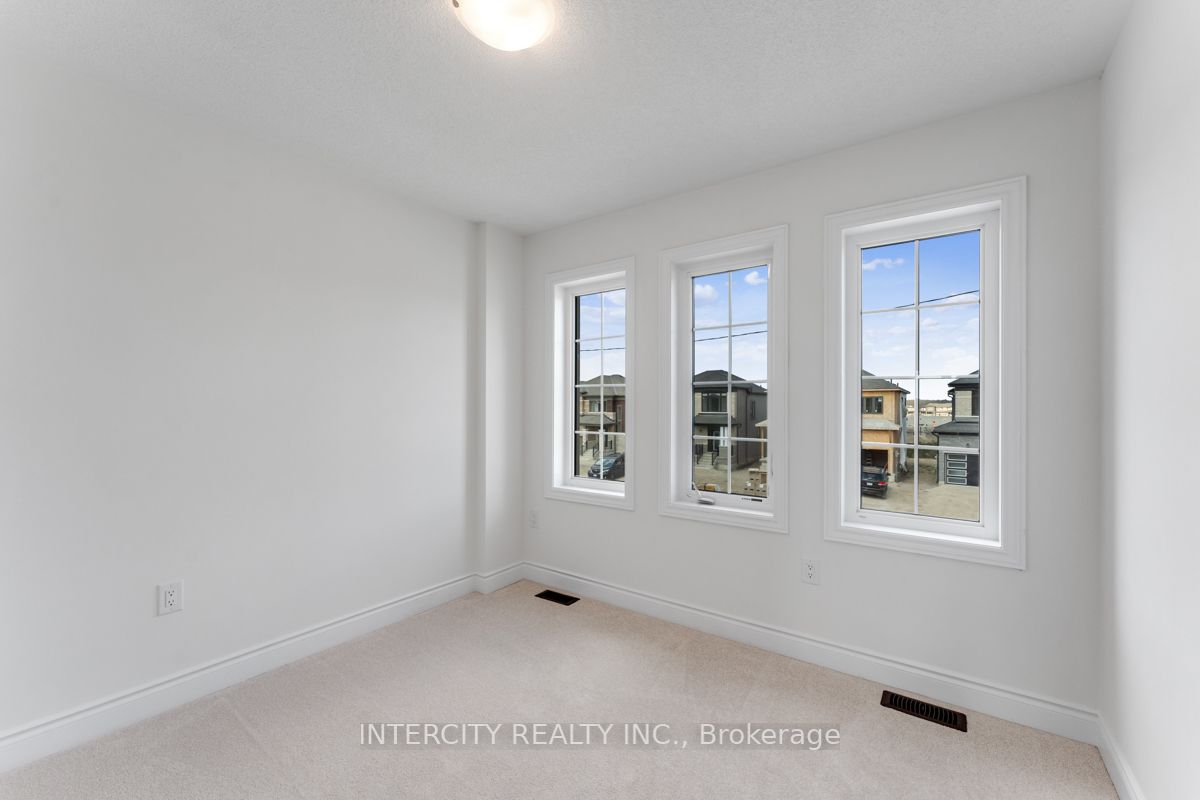 75 Season Cres S