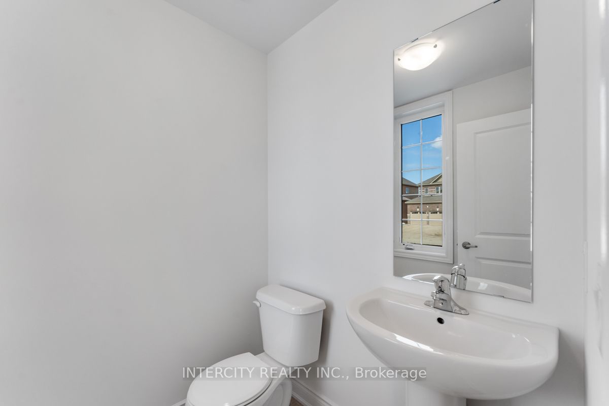 75 Season Cres S