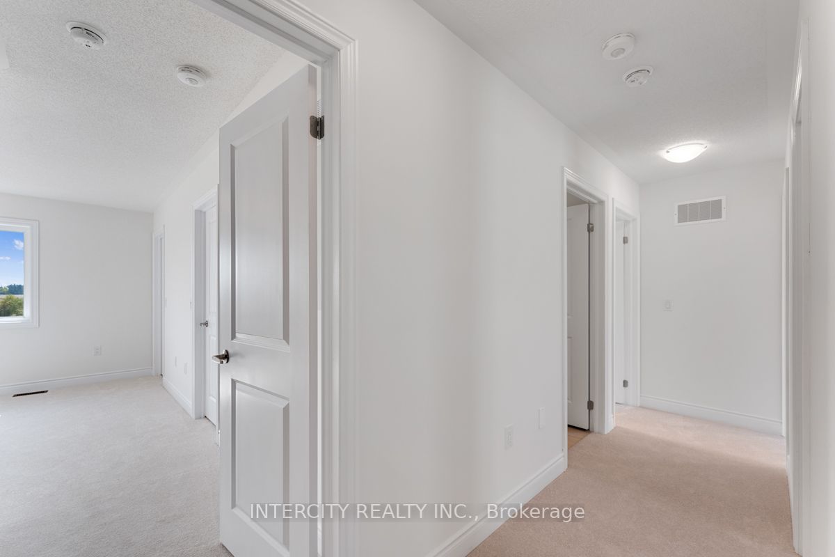 75 Season Cres S