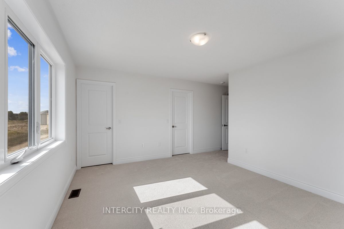 75 Season Cres S