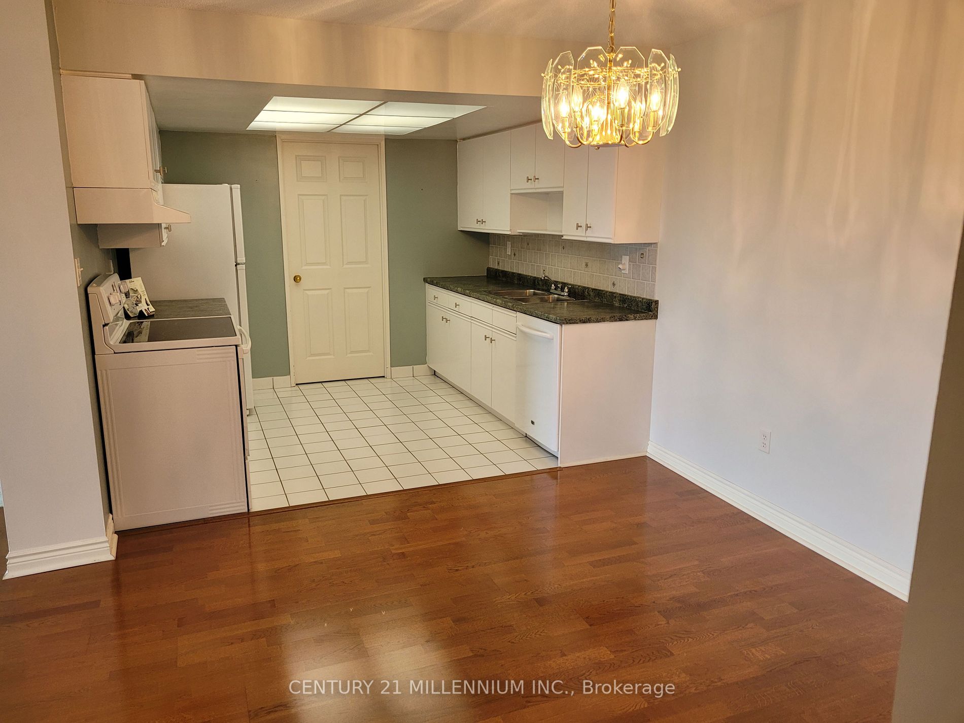 172 Eighth St, #607