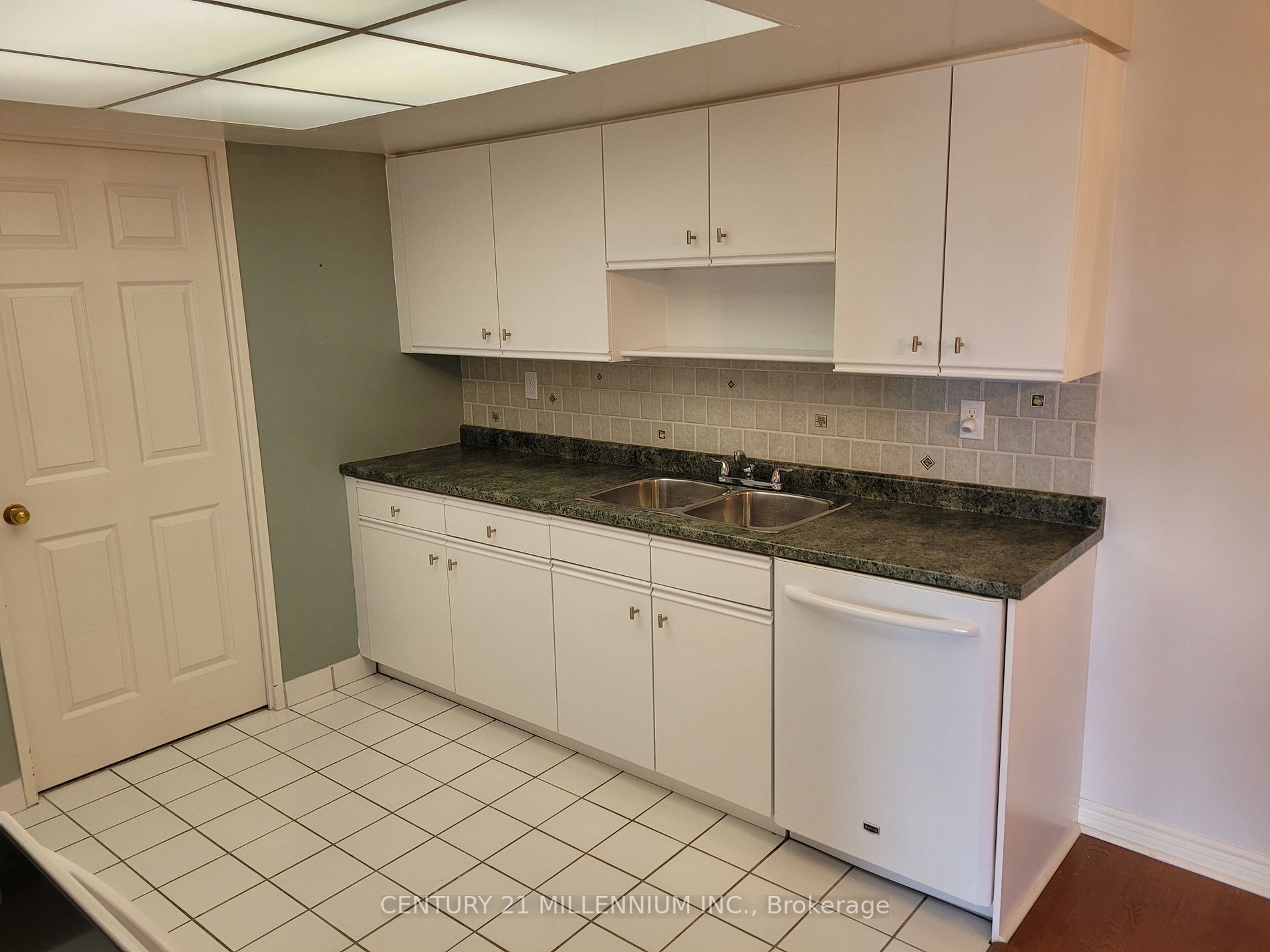 172 Eighth St, #607