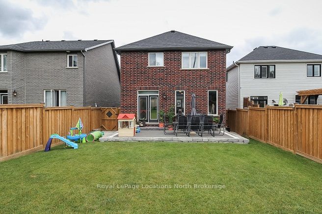 99 Lockerbie Cres