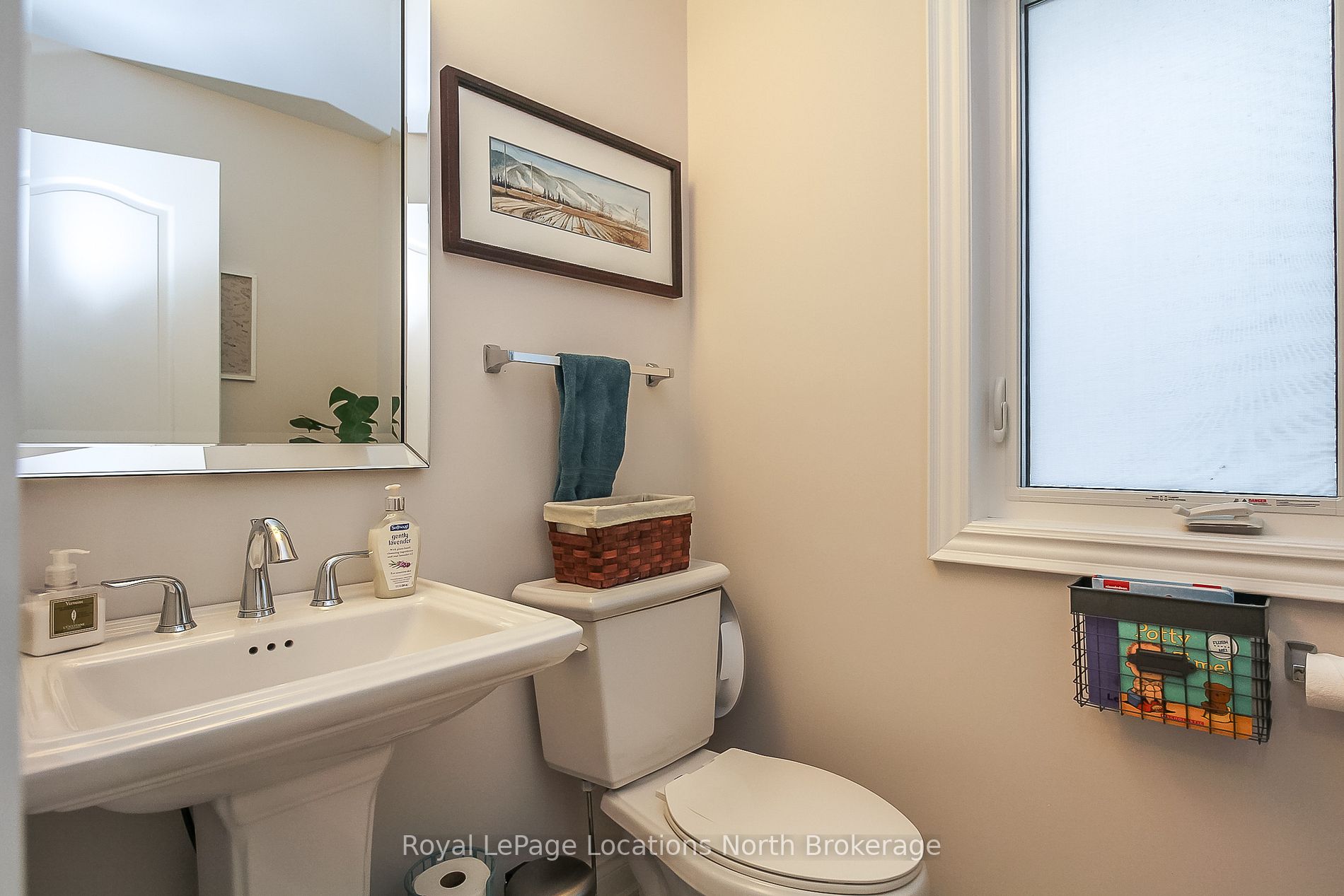 99 Lockerbie Cres