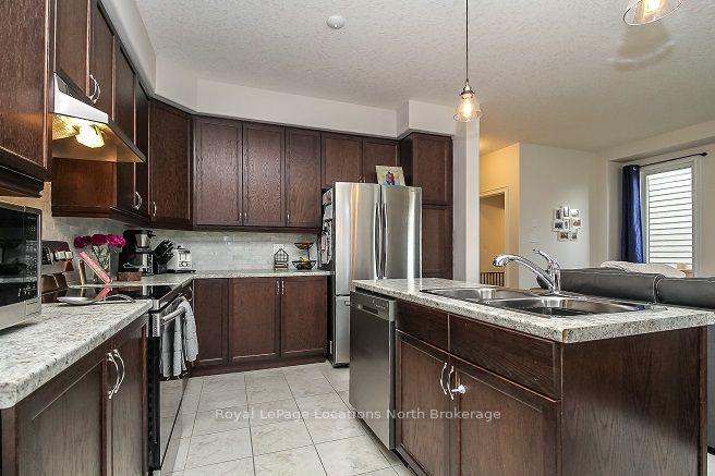 99 Lockerbie Cres