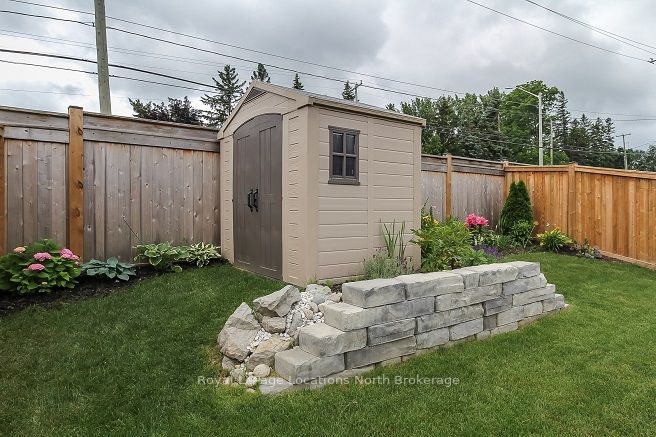 99 Lockerbie Cres