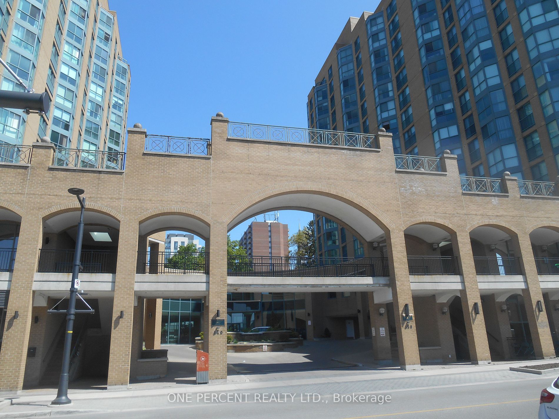 150 Dunlop St E, #408