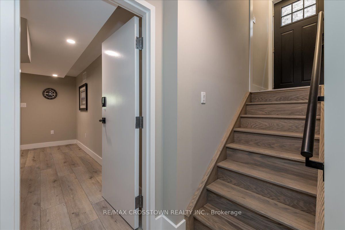 25 Moreau Way