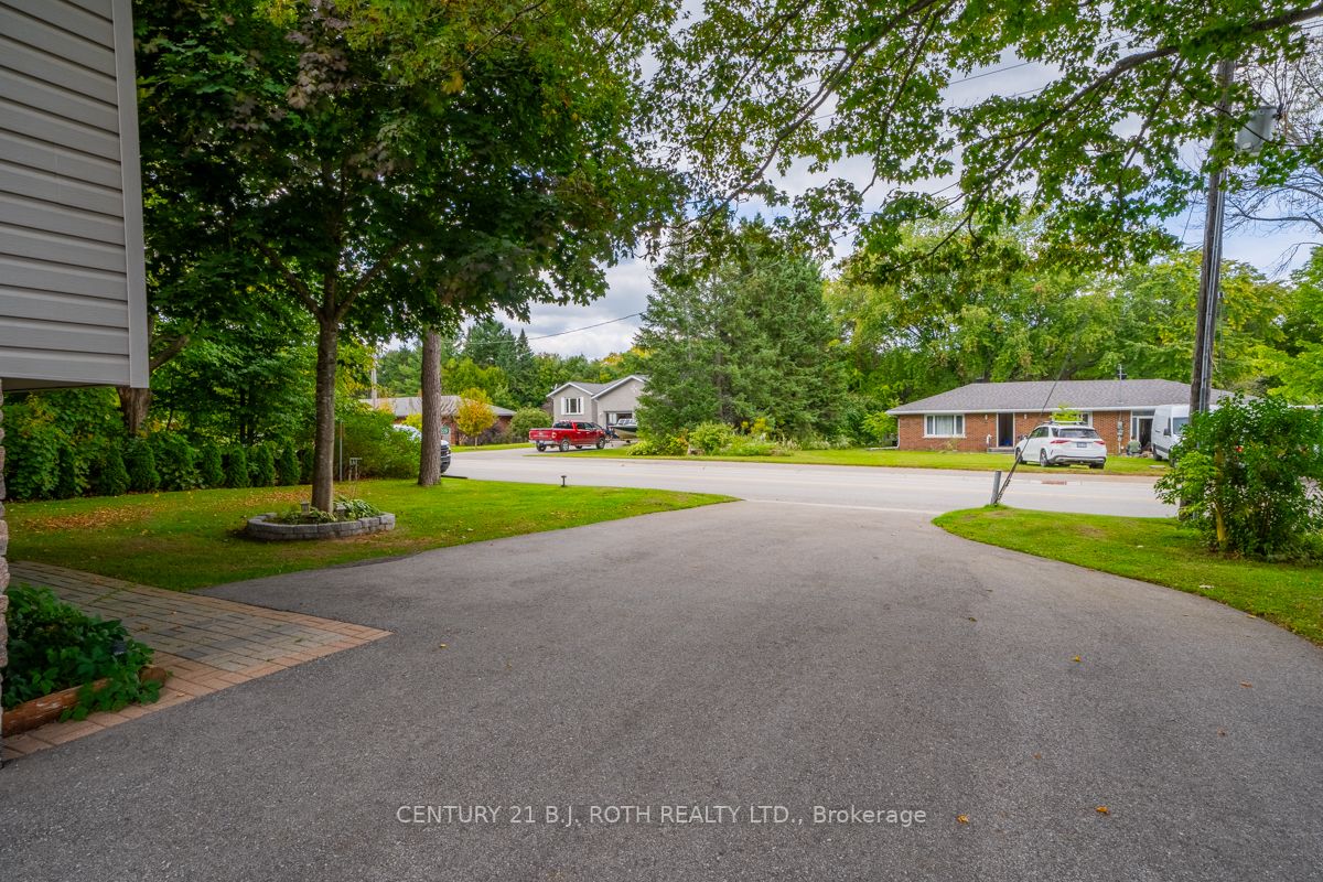 229 Moonstone Rd E