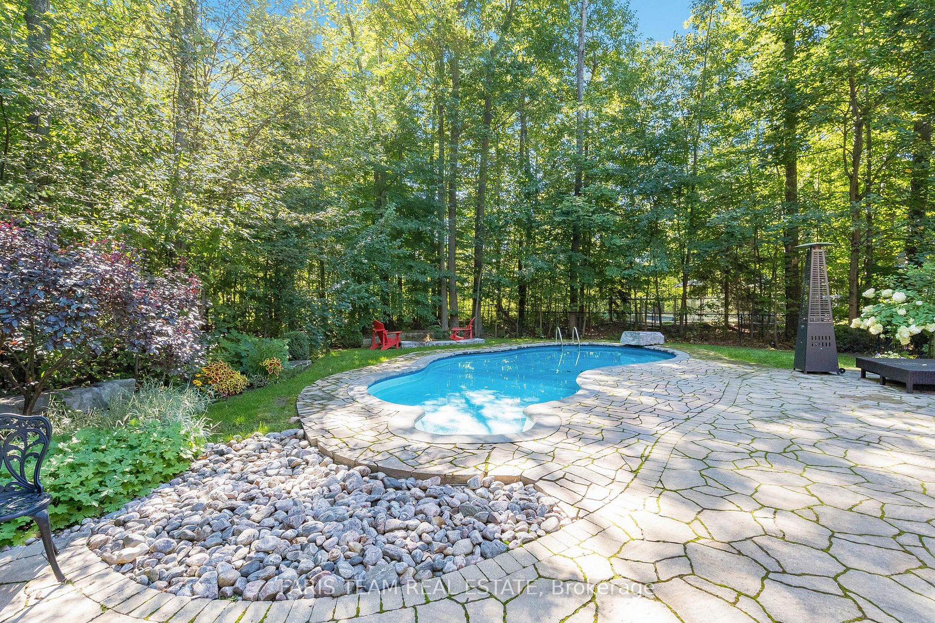 7 Hilltop Crt