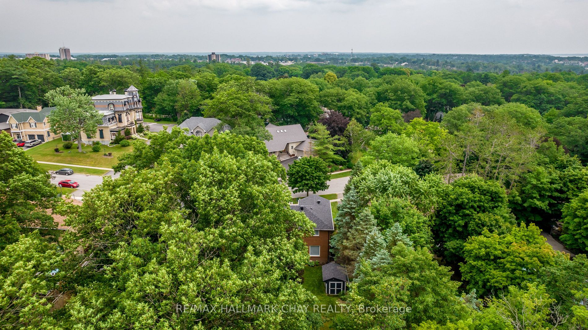 18 Valley Drive