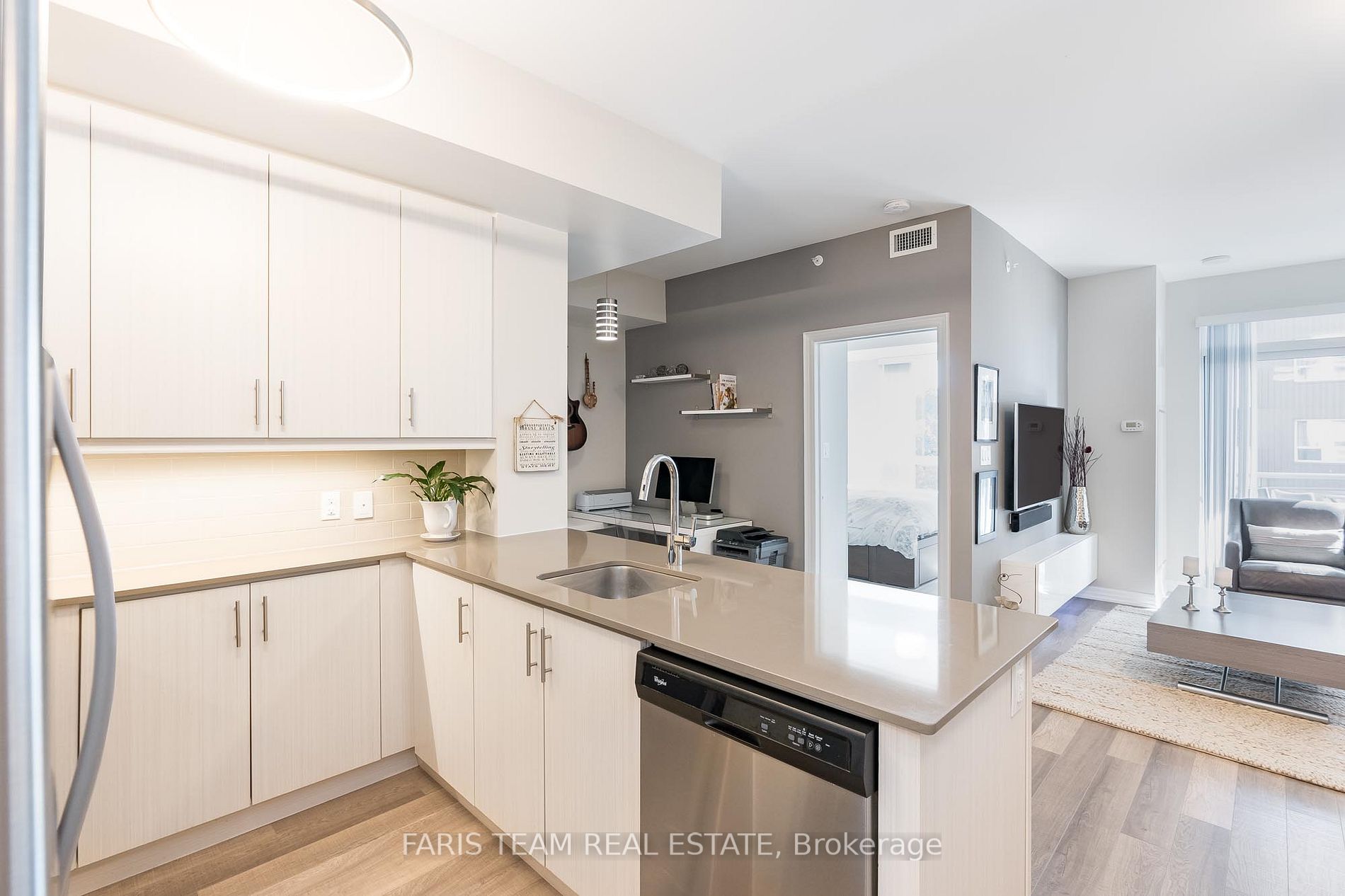 111 Worsley St, #506