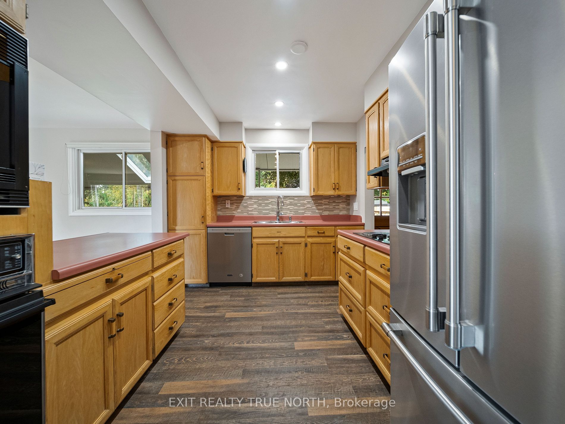 407 Sundial Dr