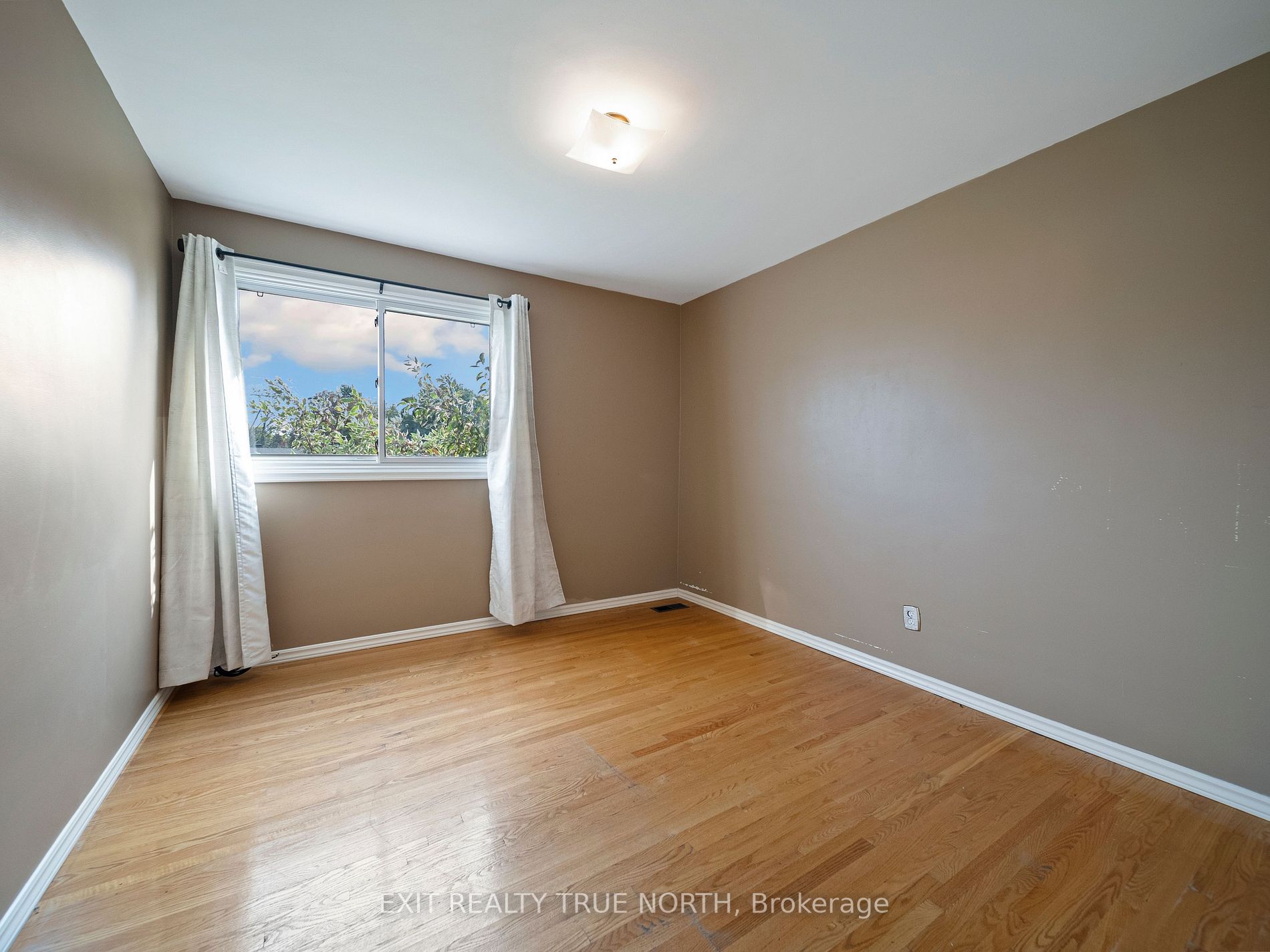 407 Sundial Dr