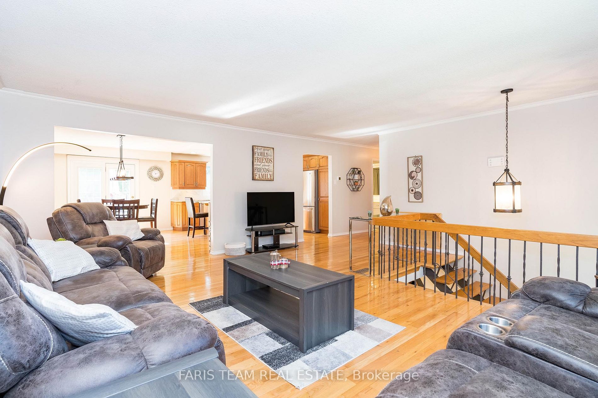 425 Dale Dr