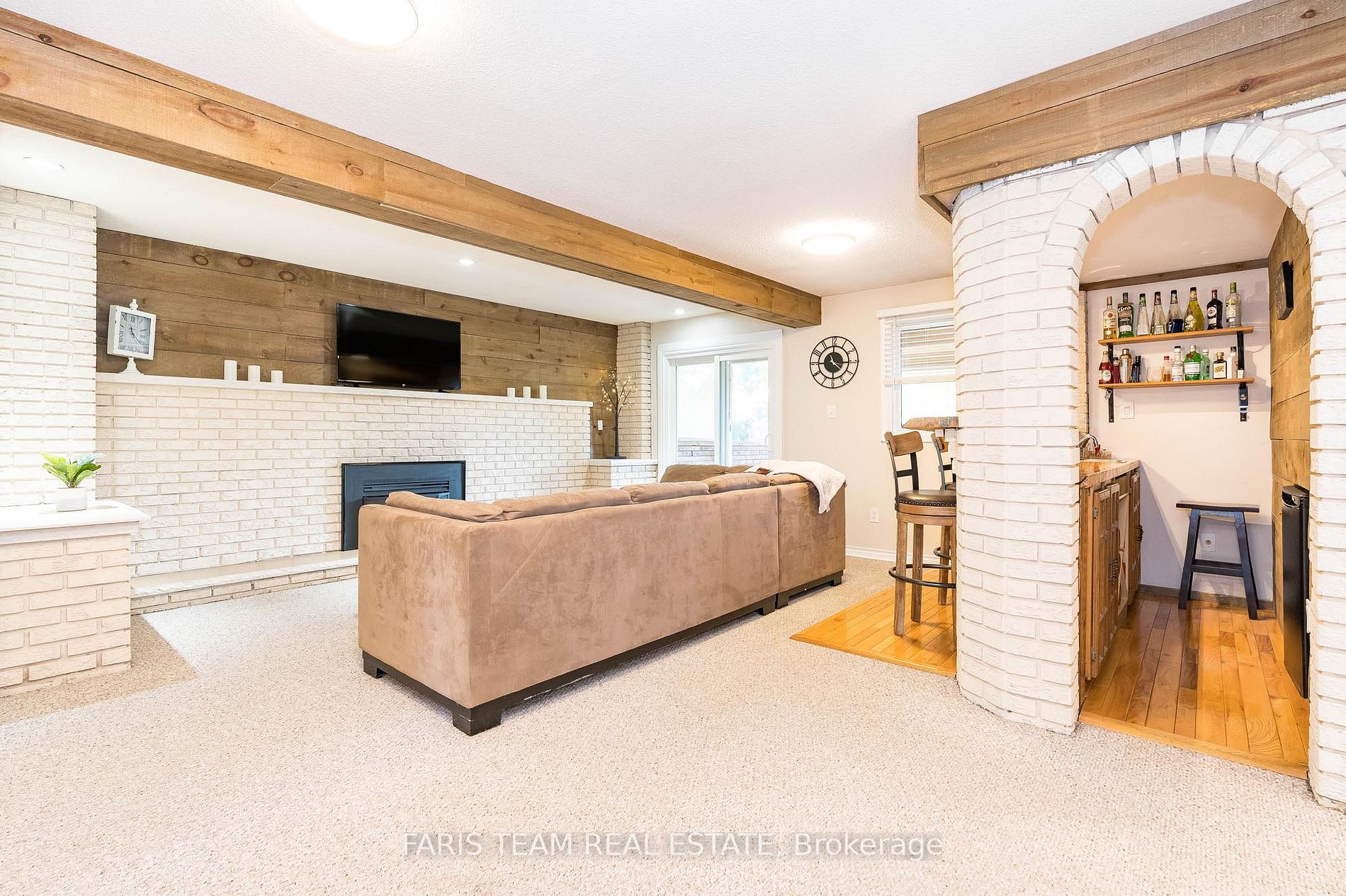425 Dale Dr